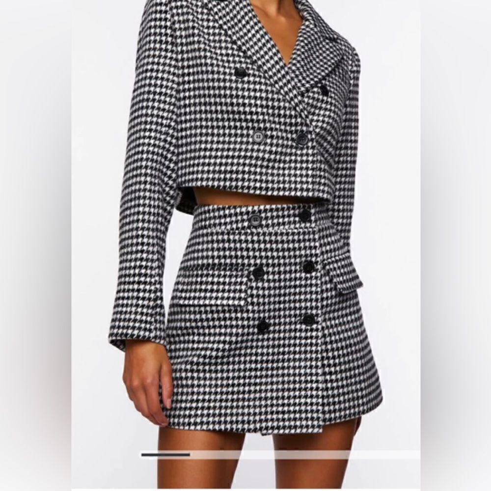Forever 21 Houndstooth Mini Skirt. Size XS